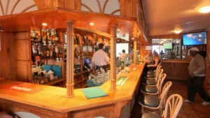 dixies restaurant bar